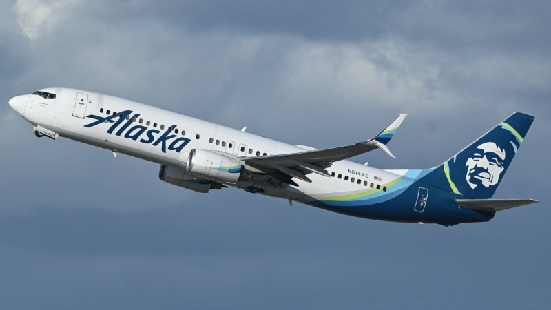 Photo of N514AS - Alaska Airlines Boeing 737-900ER at LAX on AeroXplorer Aviation Database
