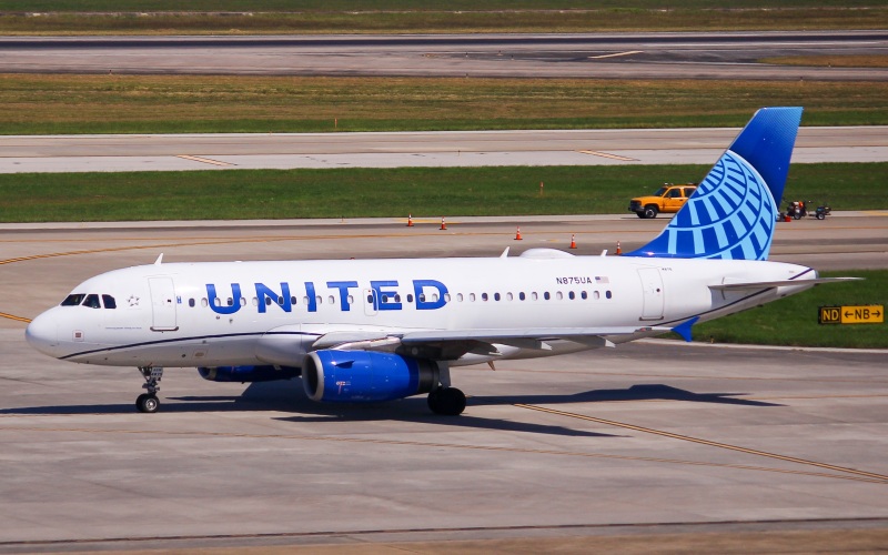 Photo of N875UA - United Airlines Airbus A319 at IAH on AeroXplorer Aviation Database
