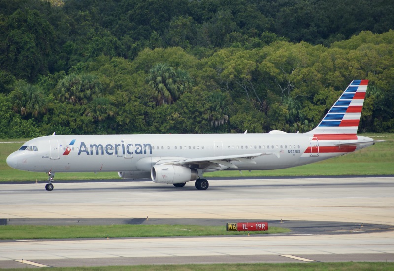 Photo of N922US - American Airlines Airbus A321-200 at TPA on AeroXplorer Aviation Database
