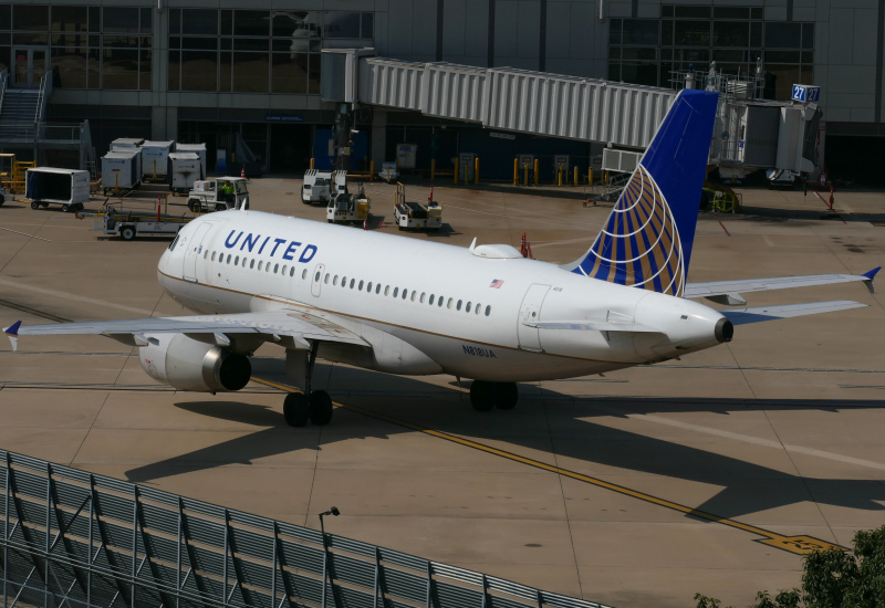Photo of N818UA - United Airlines Airbus A319 at AUS on AeroXplorer Aviation Database