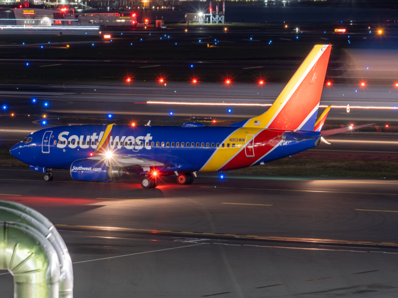 Photo of N913WN - Southwest Airlines Boeing 737-700 at BOS on AeroXplorer Aviation Database