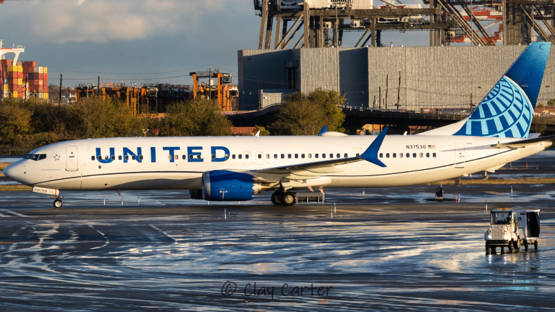 Photo of N37530 - United Airlines Boeing 737 MAX 9 at EWR on AeroXplorer Aviation Database