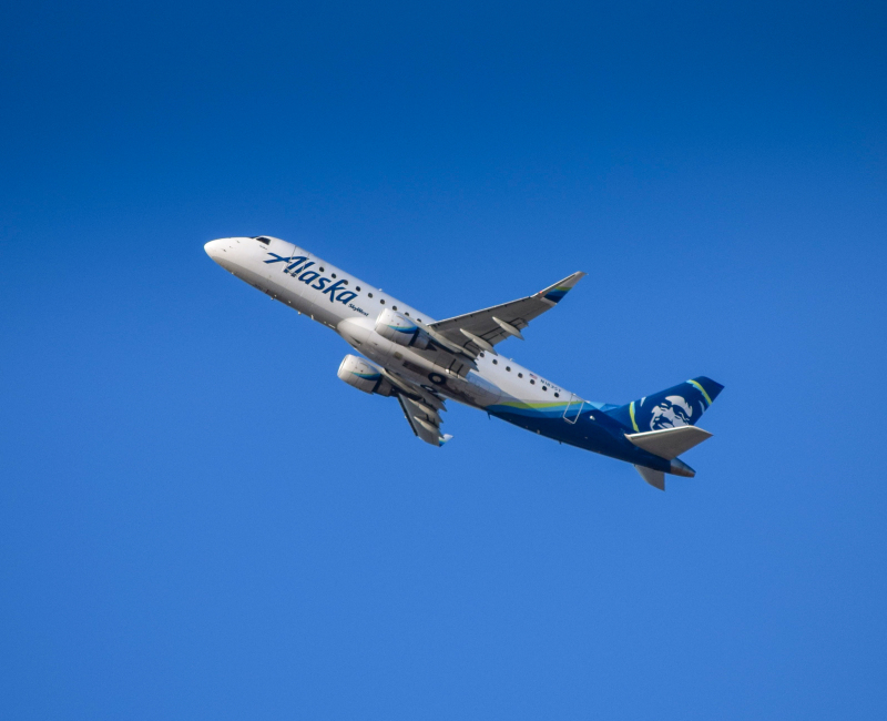Photo of N183SY - Alaska Airlines Embraer E175 at SFO on AeroXplorer Aviation Database