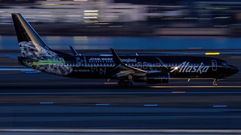Photo of N538AS - Alaska Airlines Boeing 737-800 at DCA on AeroXplorer Aviation Database