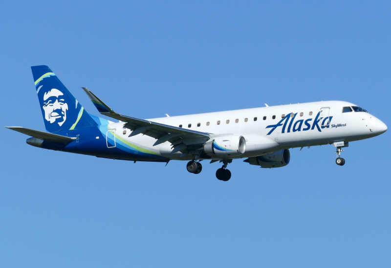 Photo of N408SY - Alaska Airlines Embraer E175 at AUS on AeroXplorer Aviation Database