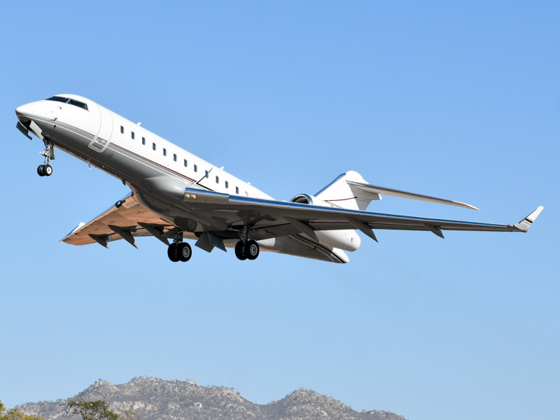 Photo of N720CH - PRIVATE Bombardier Global Express at CSL on AeroXplorer Aviation Database