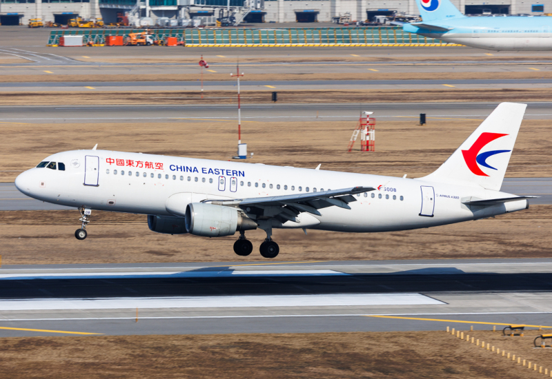 Photo of B-6008 - China Eastern Airlines Airbus A320-214 at ICN on AeroXplorer Aviation Database
