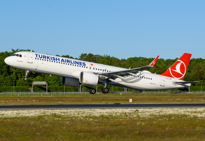 Photo of TC-LSF - Turkish Airlines Airbus A321NEO at HAM on AeroXplorer Aviation Database