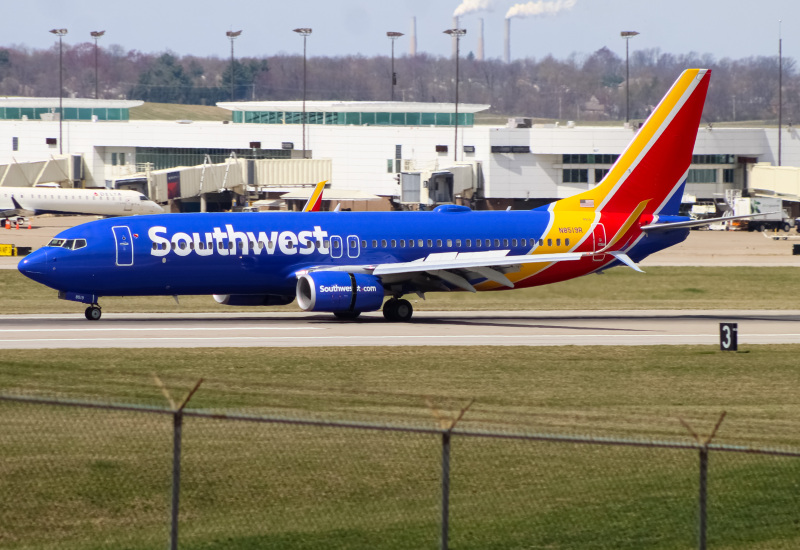 Photo of N8519R - Southwest Airlines Boeing 737-800 at CVG on AeroXplorer Aviation Database