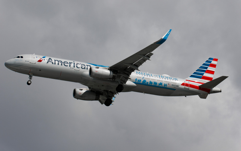 Photo of N167AN - American Airlines Airbus A321-200 at TPA on AeroXplorer Aviation Database