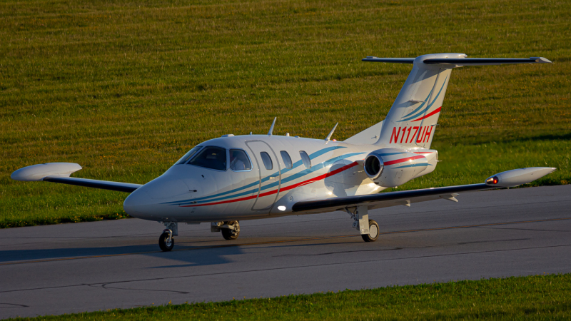 Photo of N117UH - PRIVATE Eclipse EA500 at CMH on AeroXplorer Aviation Database