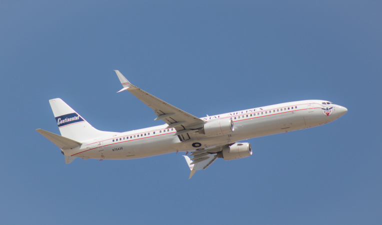 Photo of N75435 - United Airlines Boeing 737-900ER at BOI on AeroXplorer Aviation Database