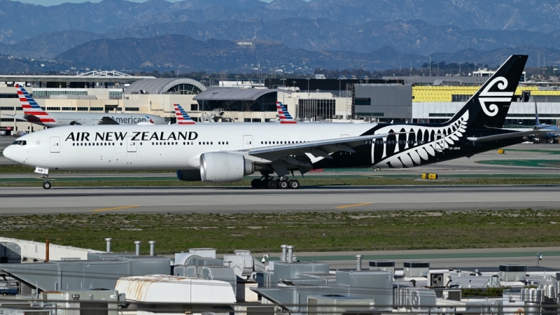 Photo of ZK-OKM - Air New Zealand Boeing 777-300ER at LAX on AeroXplorer Aviation Database