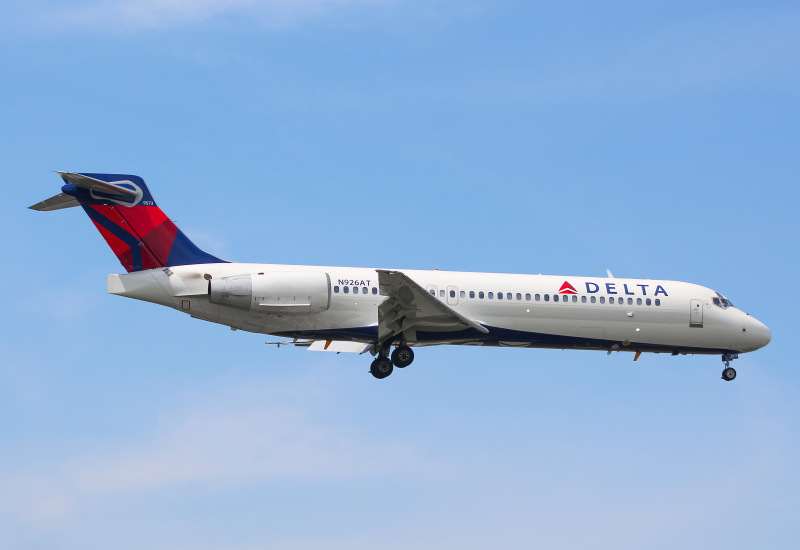 Photo of N926AT - Delta Airlines Boeing 717-200 at MKE on AeroXplorer Aviation Database