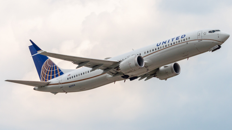 Photo of N37514 - United Airlines Boeing 737 MAX 9 at IAH on AeroXplorer Aviation Database