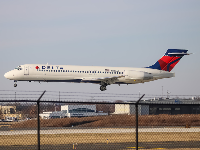Photo of N919AT - Delta Airlines Boeing 717-200 at PHL on AeroXplorer Aviation Database