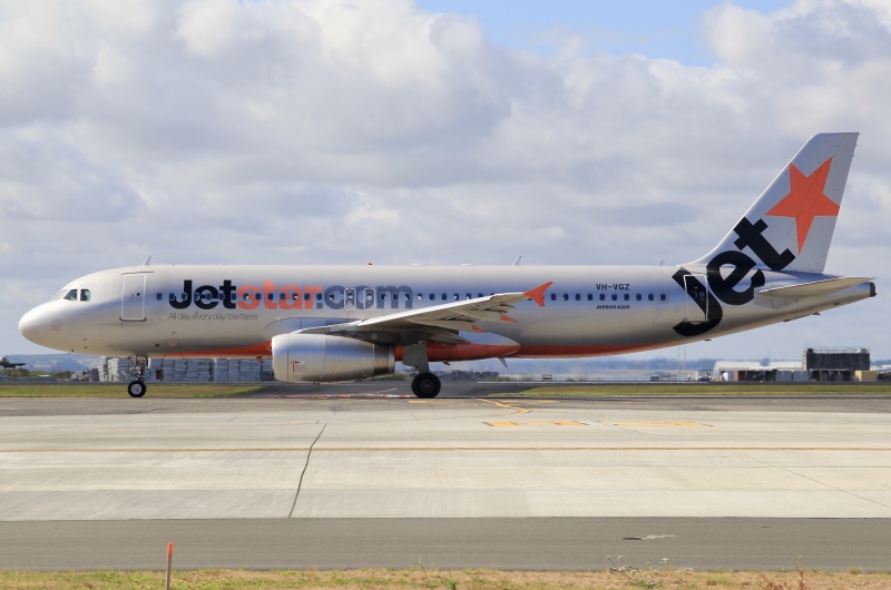 Photo of VH-VGZ - JetStar Airways Airbus A320 at AKL on AeroXplorer Aviation Database