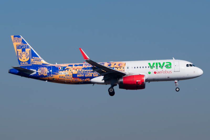 Photo of XA-VAT - VivaAerobus Airbus A320 at MEX on AeroXplorer Aviation Database