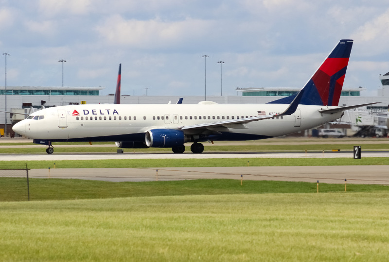Photo of N3760C - Delta Airlines Boeing 737-800 at CVG on AeroXplorer Aviation Database