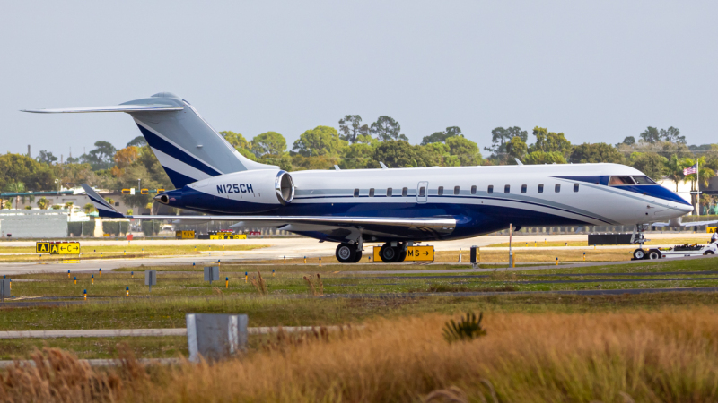 Photo of N125CH - PRIVATE Bombardier Global 5000 at APF on AeroXplorer Aviation Database