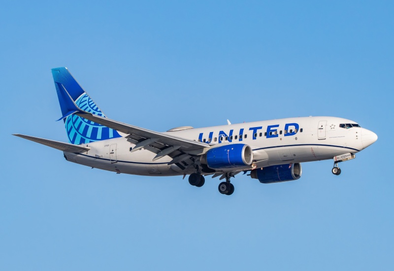 Photo of N21723 - United Airlines Boeing 737-700 at EWR on AeroXplorer Aviation Database
