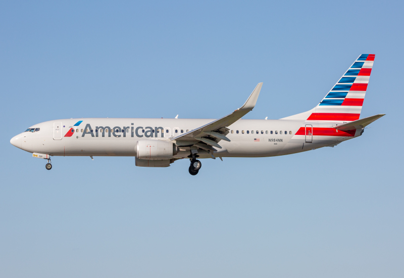 Photo of N984NN - American Airlines Boeing 737-800 at BWI on AeroXplorer Aviation Database