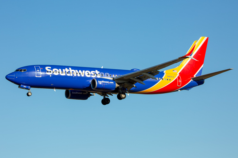 Photo of N8561Z - Southwest Airlines Boeing 737-800 at BWI on AeroXplorer Aviation Database