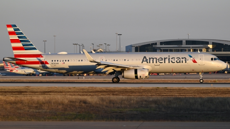 Photo of N130AN - American Airlines Airbus A321-200 at DFW on AeroXplorer Aviation Database