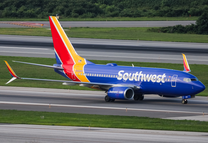 Photo of N968WN - Southwest Airlines Boeing 737-700 at BWI on AeroXplorer Aviation Database