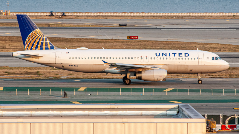 Photo of N464UA - United Airlines Airbus A320 at SFO on AeroXplorer Aviation Database