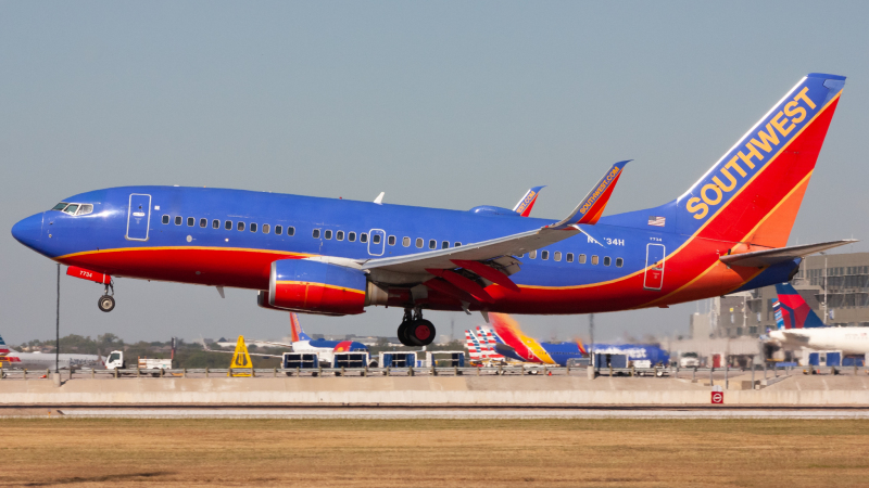 Photo of N7734H - Southwest Airlines Boeing 737-700 at AUS on AeroXplorer Aviation Database