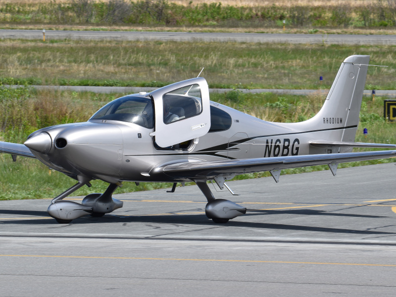Photo of N6BG - PRIVATE Cirrus SR-22 at OWD on AeroXplorer Aviation Database