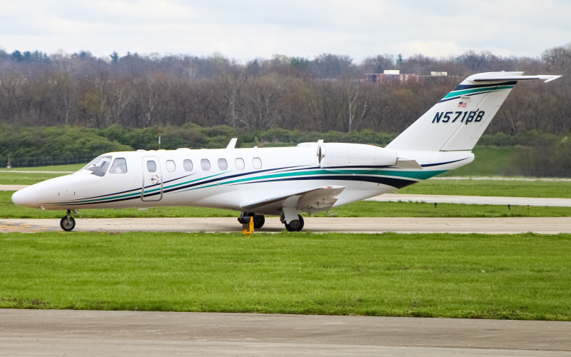 Photo of N571BB - PRIVATE  Cessna 525B at LUK on AeroXplorer Aviation Database