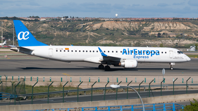 Photo of EC-LKM - Air Europa Express Embraer E195 at MAD on AeroXplorer Aviation Database