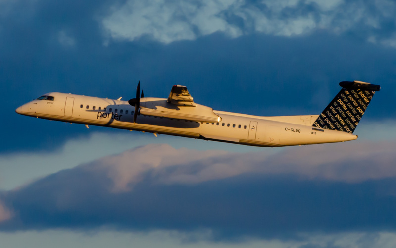 Photo of C-GLQQ  - Porter Airlines De Havilland Canada Dash 8-400 at EWR on AeroXplorer Aviation Database