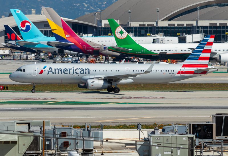 Photo of N110AN - American Airlines Airbus A321-200 at LAX on AeroXplorer Aviation Database