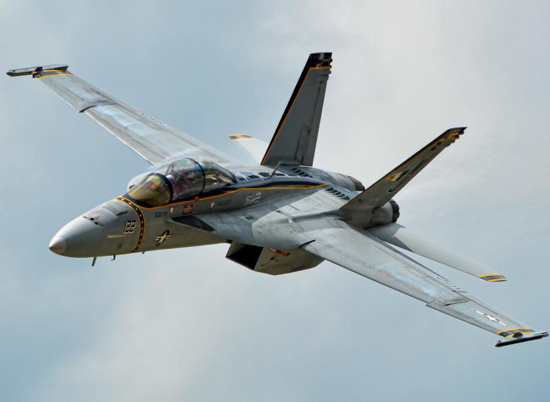 Photo of 165860 - USN - United States Navy Boeing F/A-18E/F Super Hornet at DAY on AeroXplorer Aviation Database