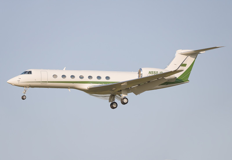Photo of N500JG - PRIVATE Gulfstream G550 at BWI on AeroXplorer Aviation Database