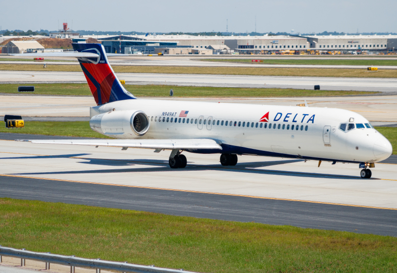 Photo of N949AT - Delta Airlines Boeing 717-200 at ATL on AeroXplorer Aviation Database