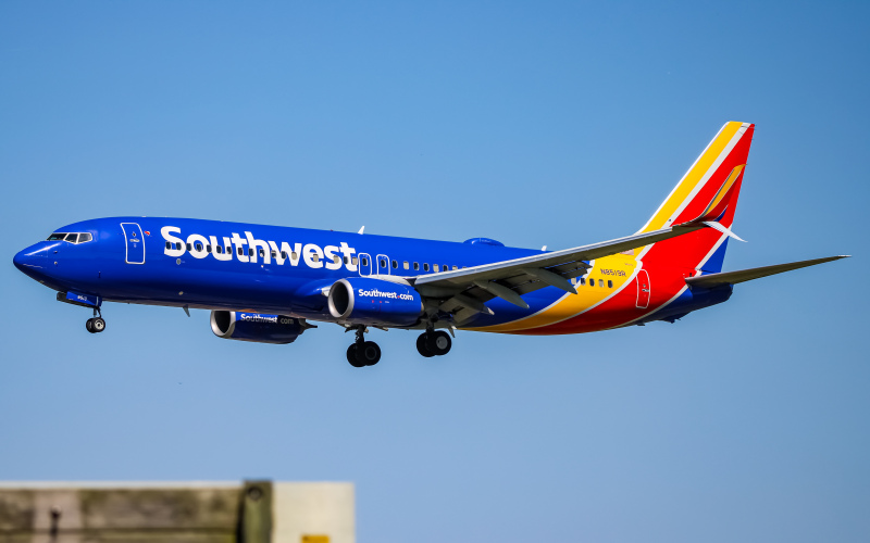Photo of N8519R - Southwest Airlines Boeing 737-800 at BWI on AeroXplorer Aviation Database