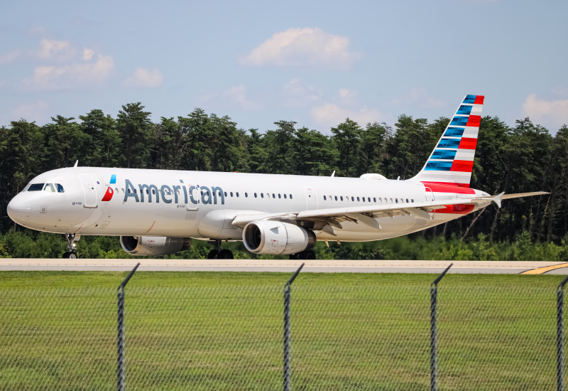 Photo of N545UW - American Airlines Airbus A321-200 at BWI on AeroXplorer Aviation Database