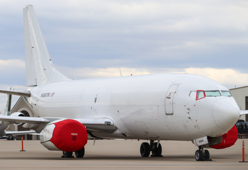 Photo of N383TR - PRIVATE Boeing 737-300 at LEX on AeroXplorer Aviation Database