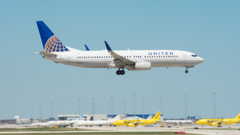 Photo of N17245 - United Airlines Boeing 737-800 at ORD on AeroXplorer Aviation Database