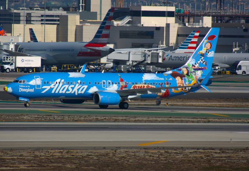 Photo of N537AS - Alaska Airlines Boeing 737-800 at LAX on AeroXplorer Aviation Database
