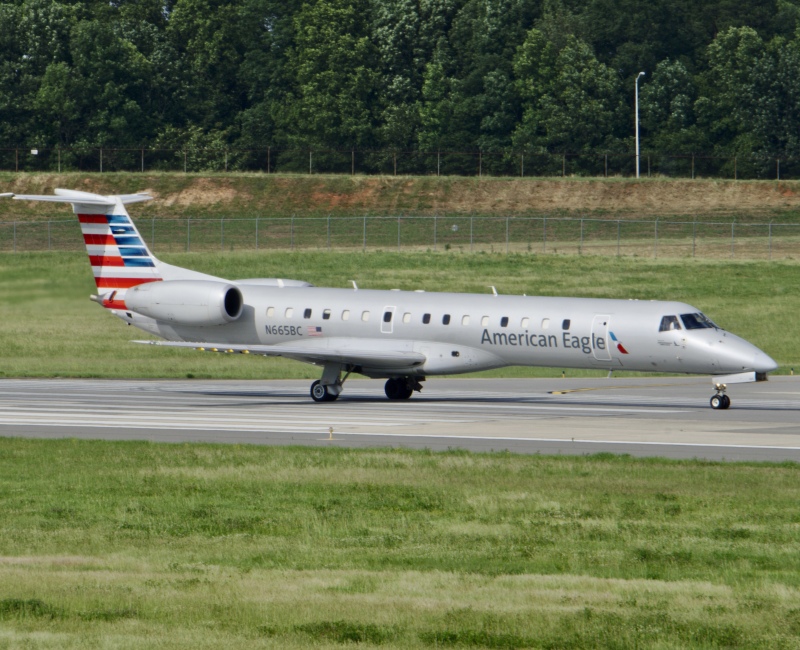 Photo of N665BC - American Eagle Embraer ERJ145 at CLT on AeroXplorer Aviation Database