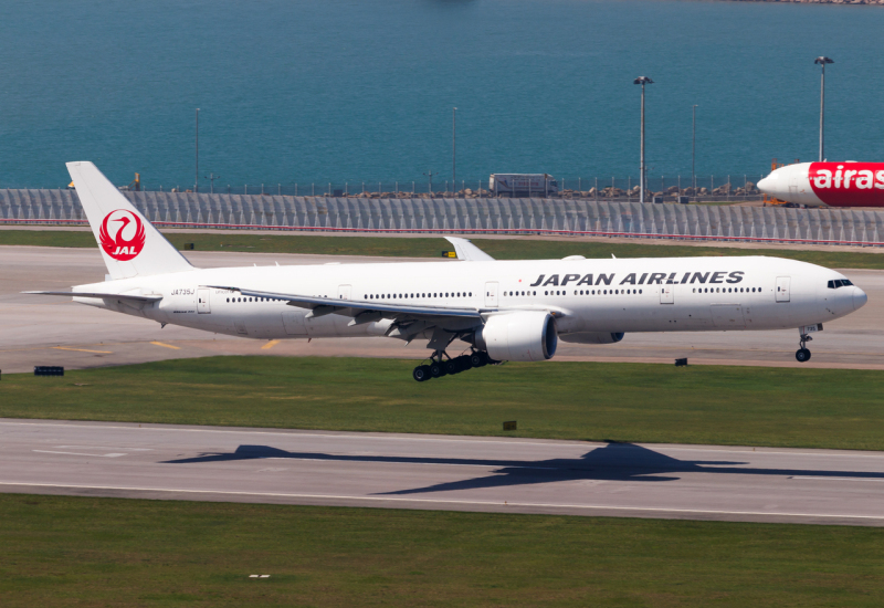 Photo of JA735J - Japan Airlines Boeing 777-300ER at HKG on AeroXplorer Aviation Database