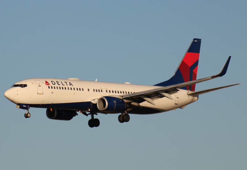 Photo of N3744F - Delta Airlines Boeing 737-800 at SAN on AeroXplorer Aviation Database