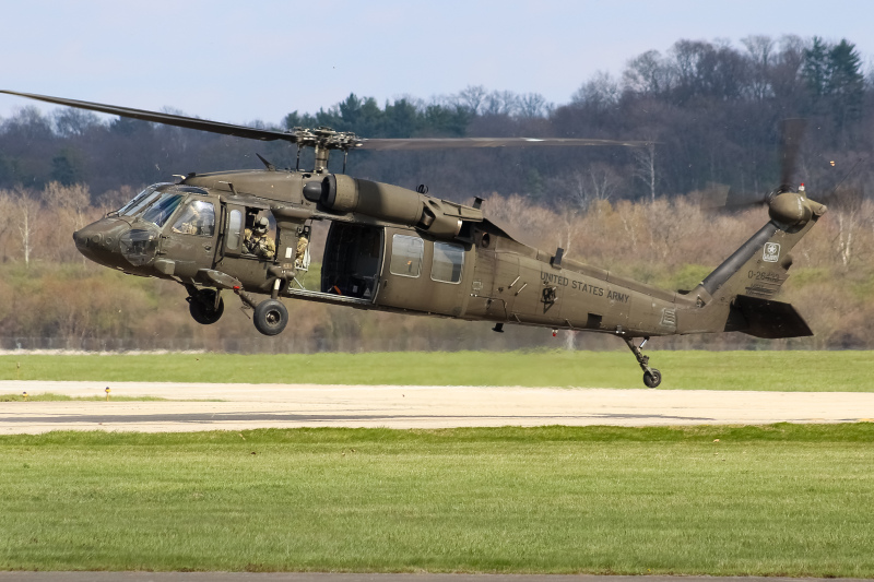 Photo of 0-26433 - USA - United States Army Sikorsky UH-60L Blackhawk at LUK  on AeroXplorer Aviation Database