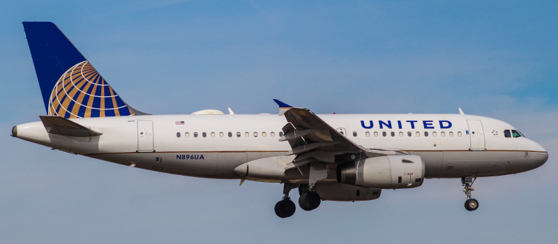Photo of N896UA - United Airlines Airbus A319 at PHL on AeroXplorer Aviation Database