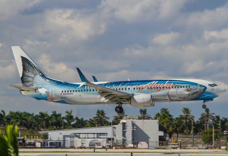 Photo of N559AS - Alaska Airlines Boeing 737-800 at FLL on AeroXplorer Aviation Database
